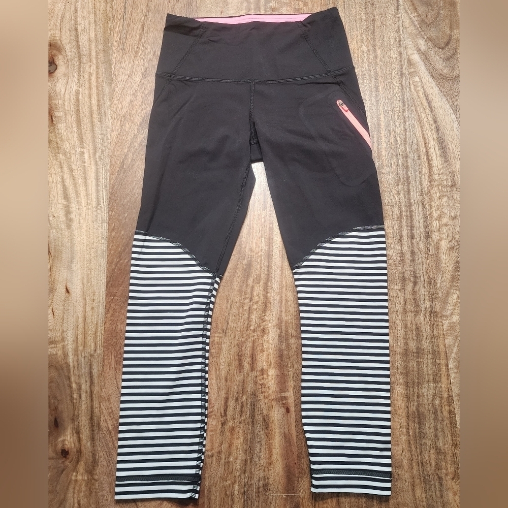 Lululemon Womens All Sport Crop Legging Elastic Waist Striped Black White Size 4